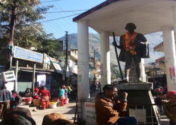 दार्चुलाका स्थानीय नुनदेखि सुनसम्म धार्चुला बजारमा निर्भर