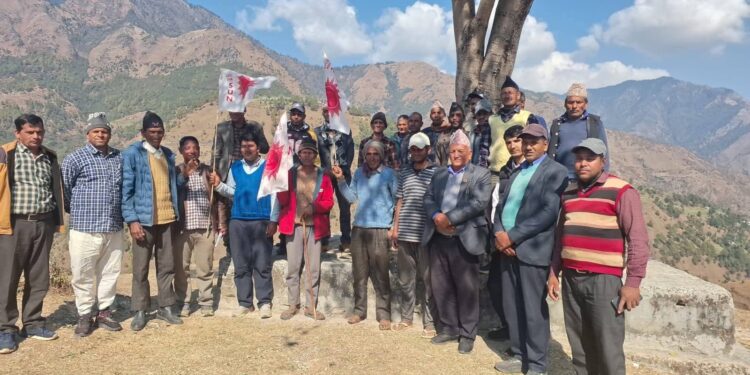 शैल्यशिखर-०६ मा एमालेकाे मतदाता भेटघाट,७ जना पुरानै घर फर्कीए